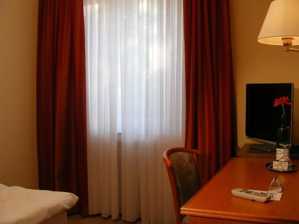 Vivotel Sonderfeld Grevenbroich Exterior foto